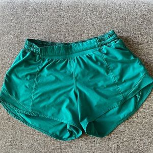Lululemon Hotty Hot Shorts - low rise lined 4”